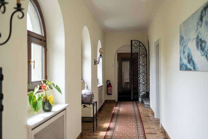 Ballroom/Hall 110 of 156