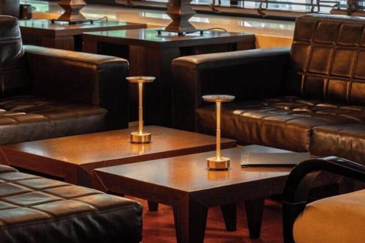 Lounge 109 of 122