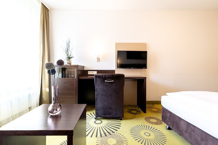 Room 7 of 40