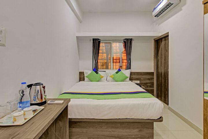 Room 9 of 39