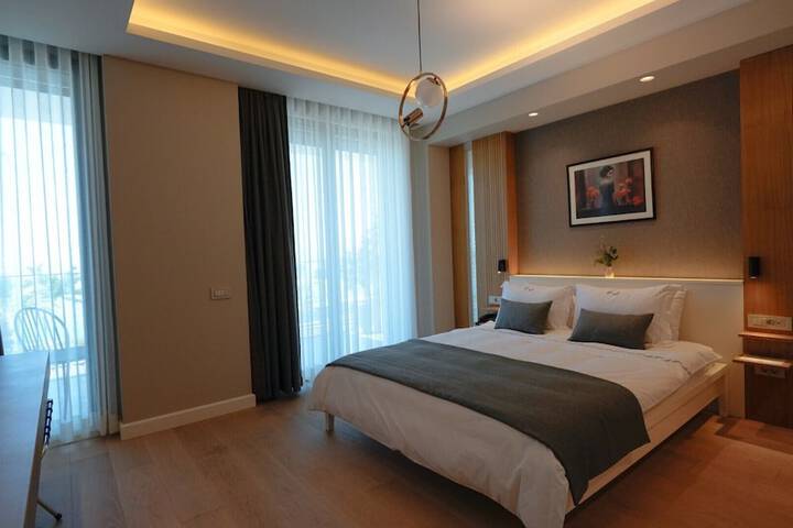 Room 28 of 91