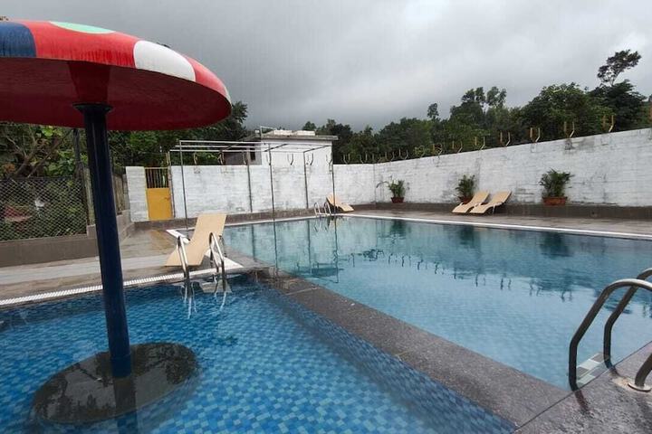 Pool 5 of 9