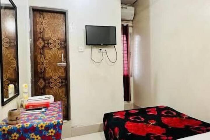 Room 2 of 7