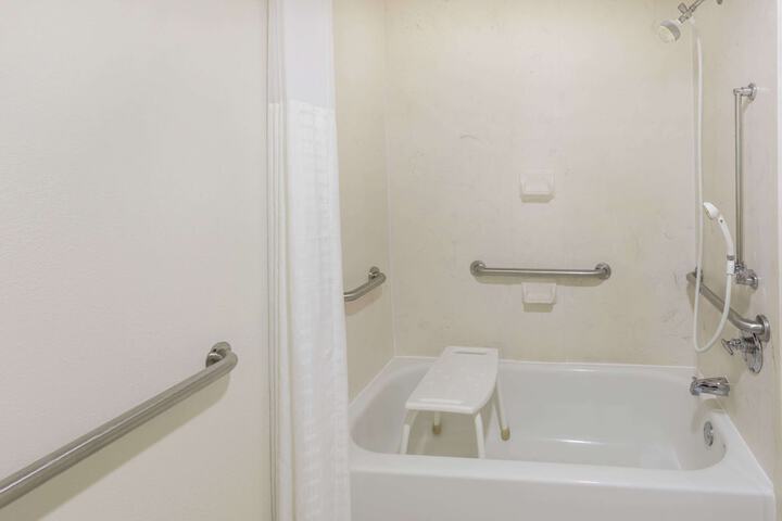 1 King Bed Accessible (7 of 7)