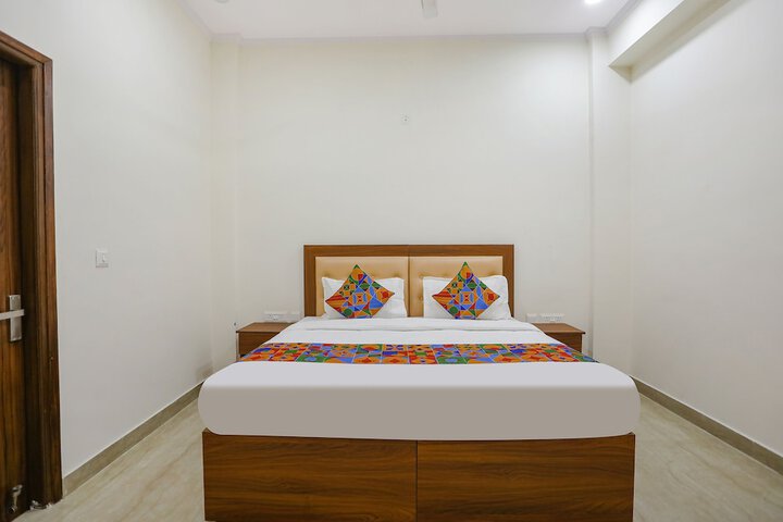 Room 17 of 30