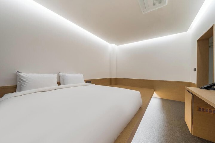 Room 12 of 45