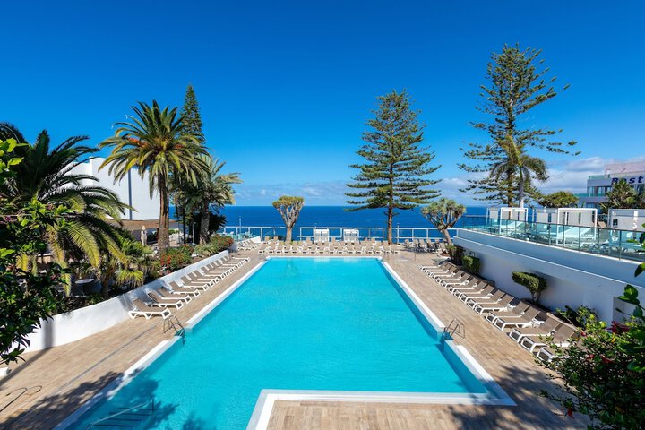 Pools & Facilities