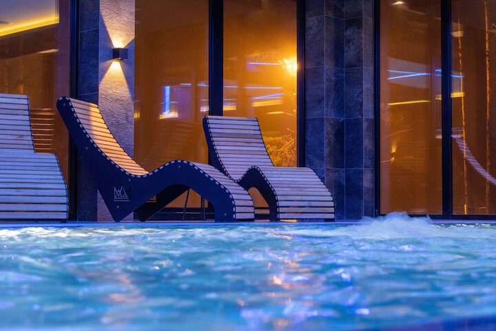 Pool 37 of 78