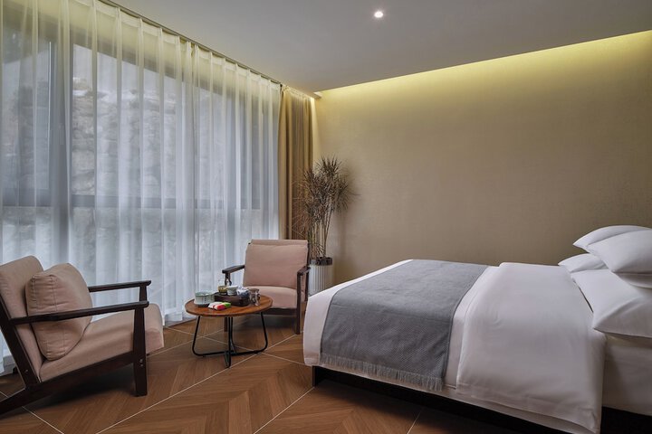 Room 17 of 49