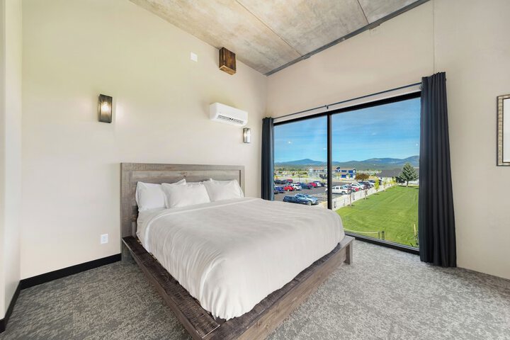 Room 9 of 65