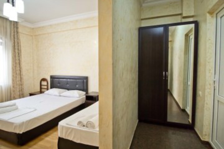 Room 19 of 93