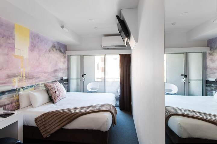 Room 27 of 36