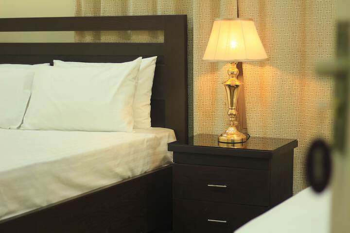 Room 13 of 30