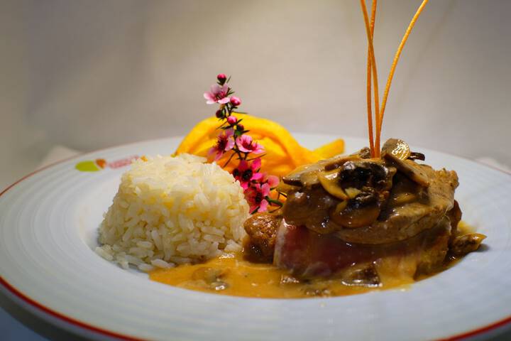 Dining 58 of 79