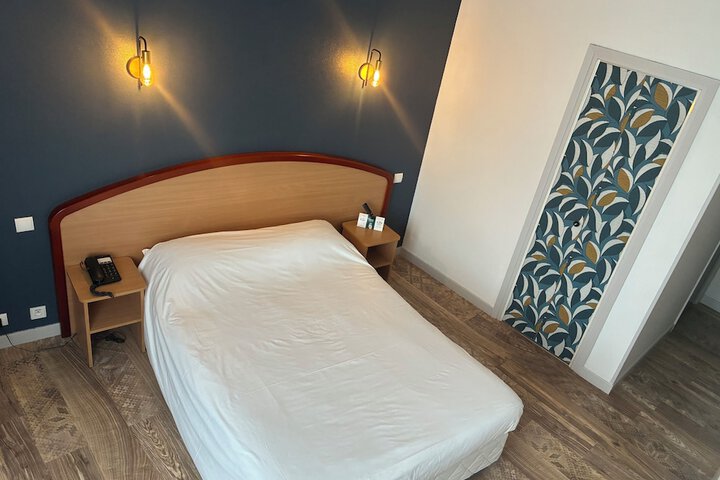 Room 14 of 35
