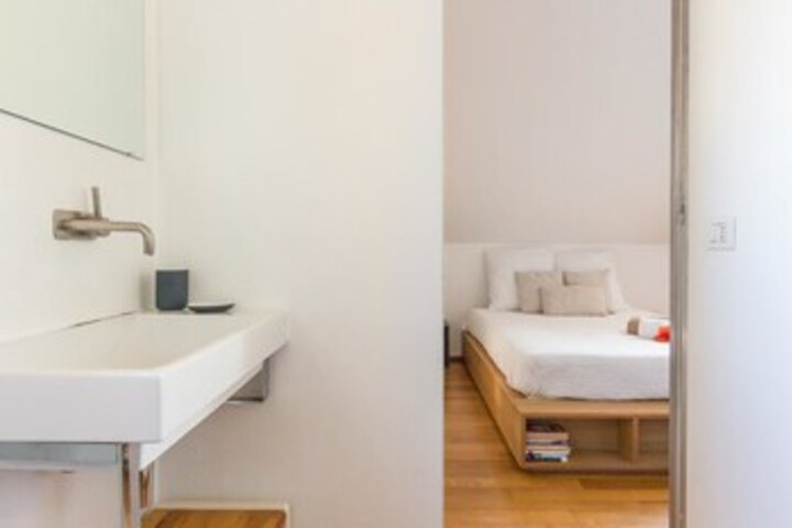 Room 19 of 25