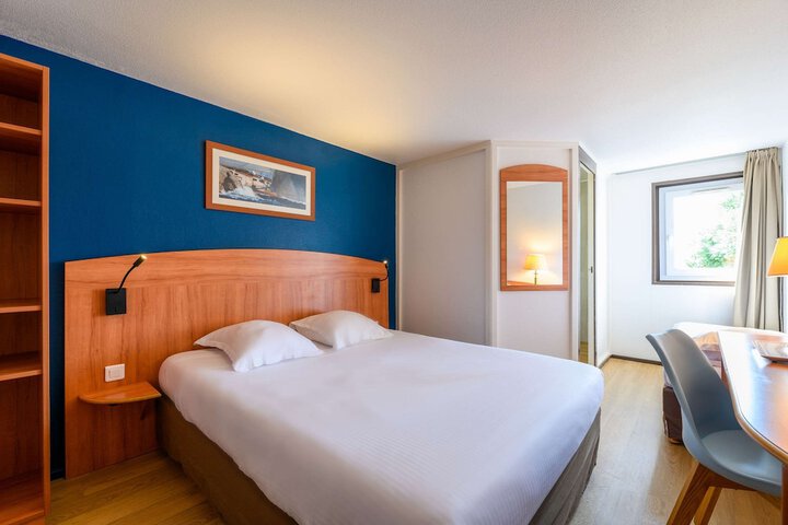 Room 13 of 43