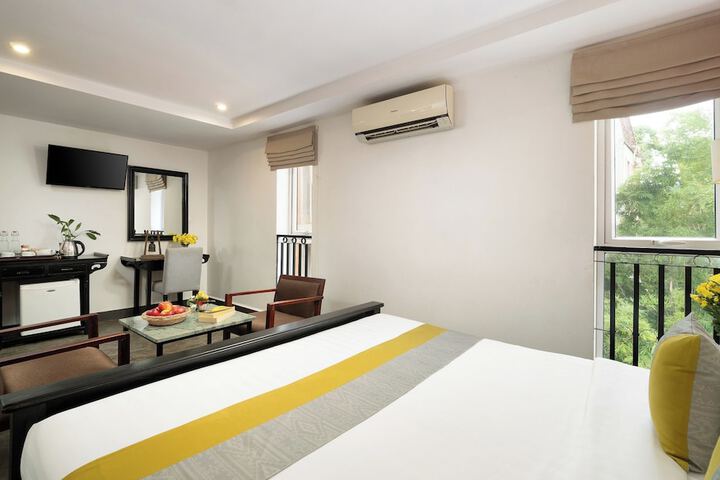 Room 12 of 96