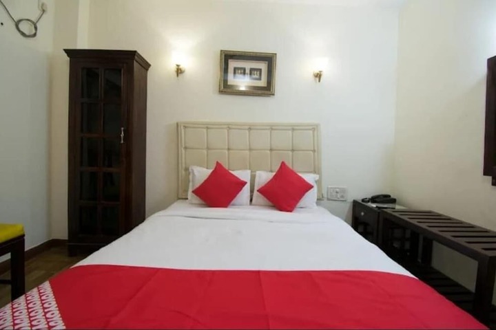 Room 5 of 7