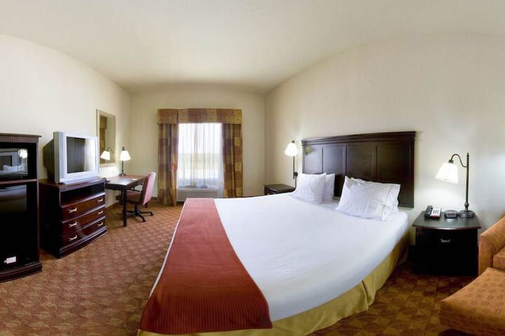 Room 3 of 33
