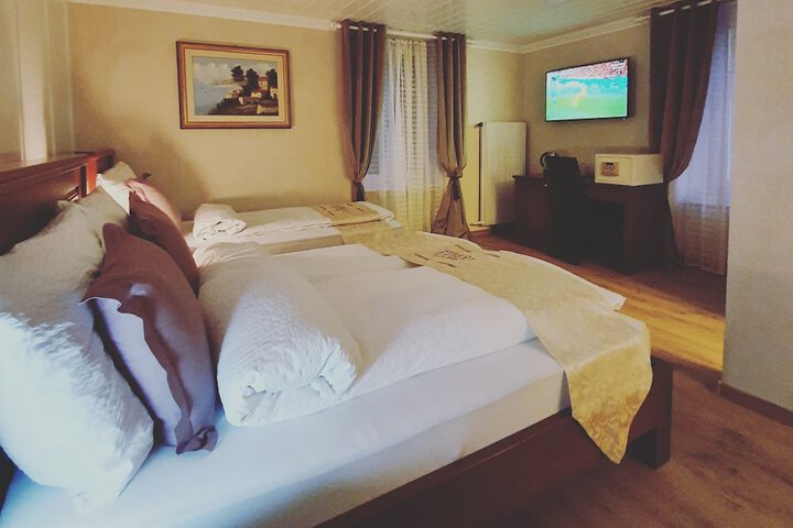 Room 29 of 266