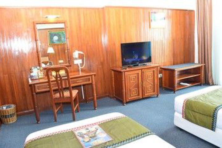 Room 13 of 30