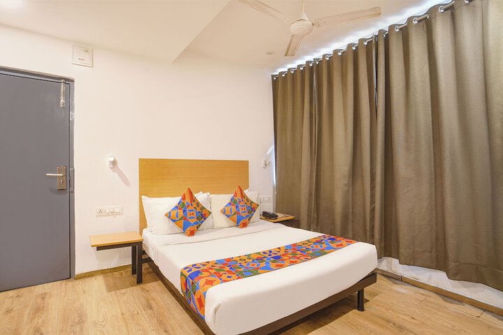 Room 18 of 28