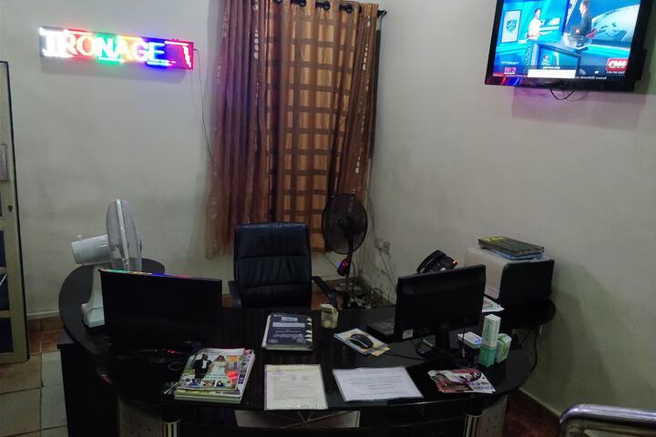 Business Center 15 of 17