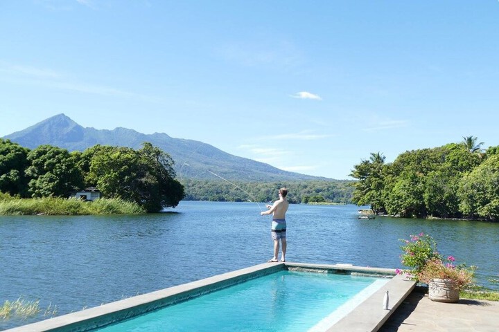 Hotel with Pool
