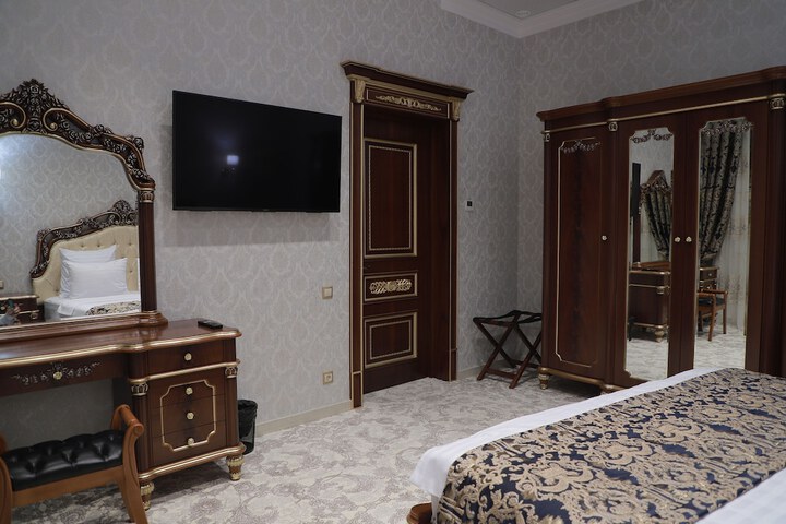 Room 21 of 49