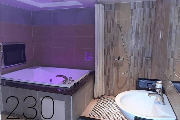 Room 13 of 39