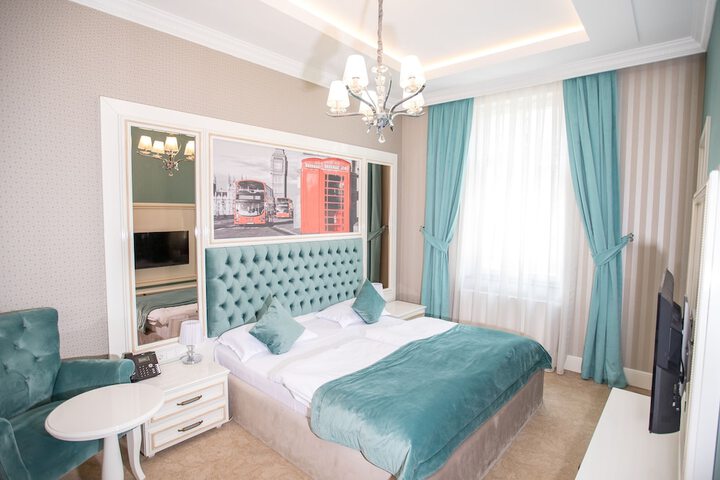 Room 14 of 36