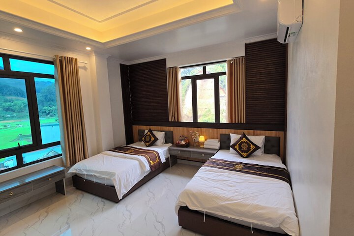 Room 33 of 62