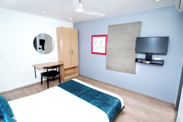 Room 14 of 23