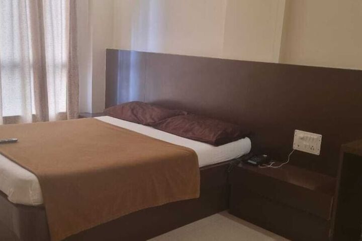 Room 4 of 14