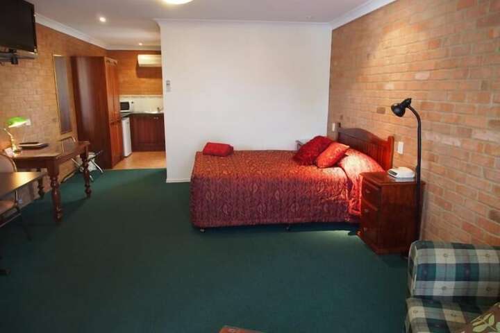 Room 3 of 37