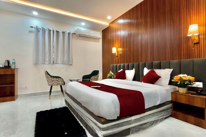 Room 13 of 22
