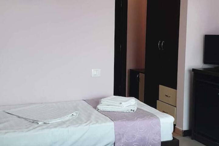 Room 25 of 49