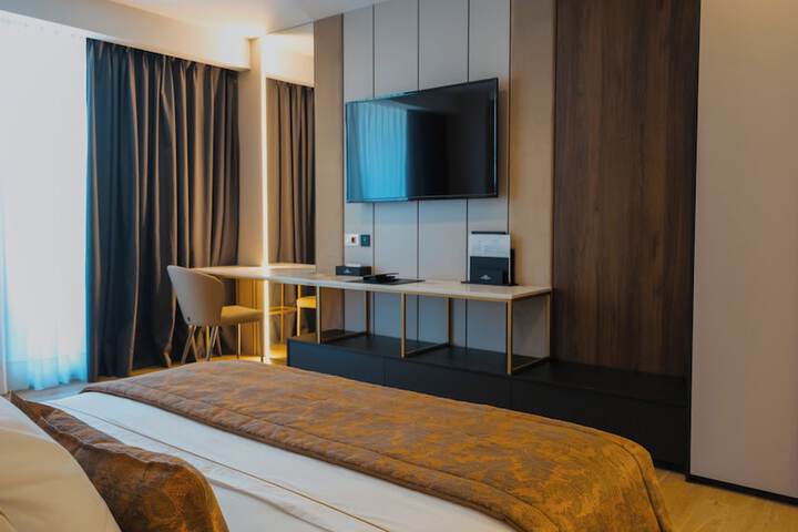 Room 17 of 60