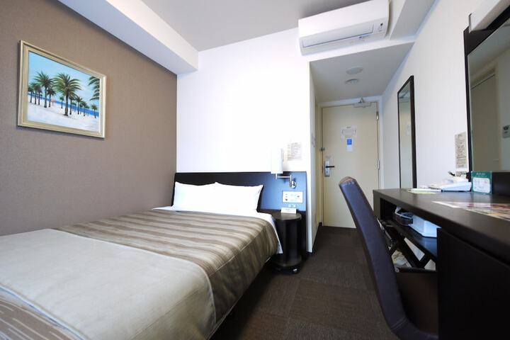 Room 8 of 24