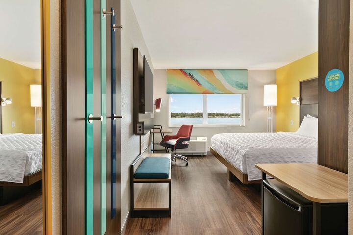 1 King Bed (1 of 13)