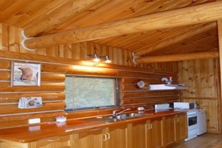 Room 4 of 8