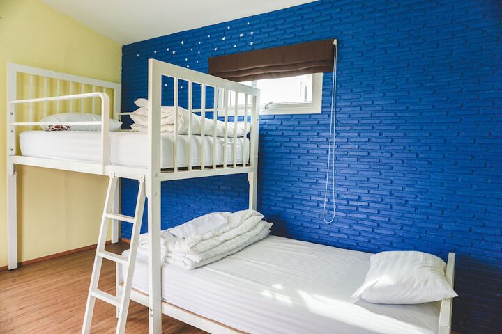 Room 34 of 122