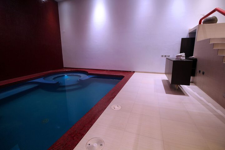 Room 16 of 42