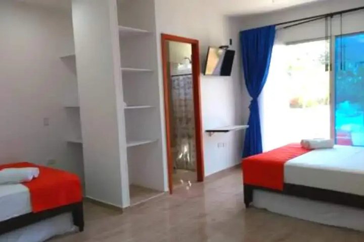 Room 4 of 13