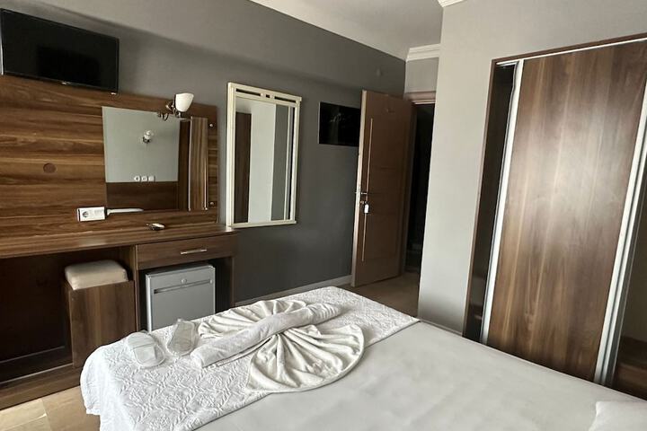 Room 6 of 55