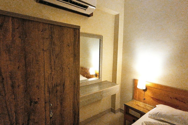 Room 61 of 169