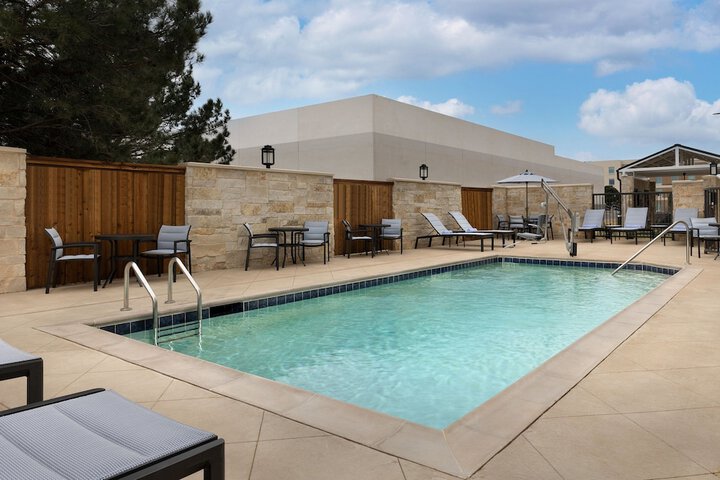 Pools & Facilities