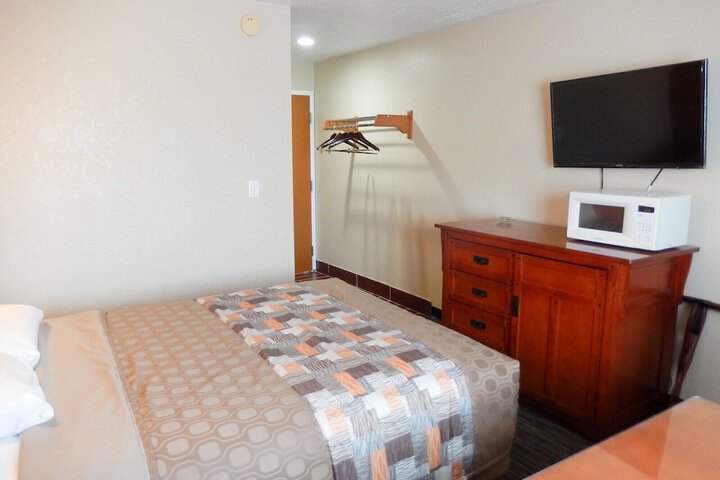Room 15 of 44