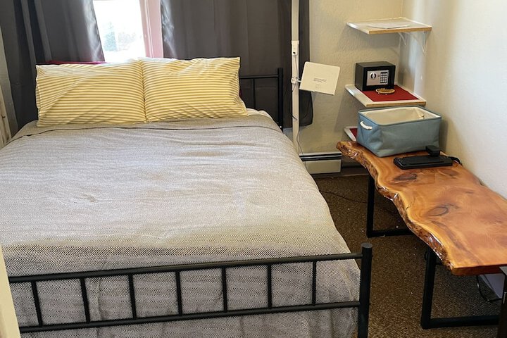 Room 13 of 99